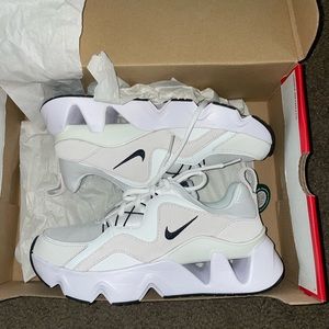 Nike RYZ 365 white - BNWT